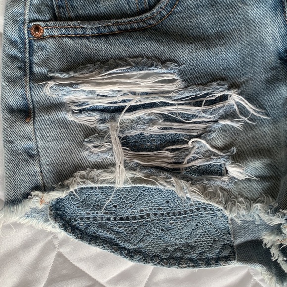 American Eagle Outfitters - Hi-Rise Festival Jean Shorts - Picture 3 of 4